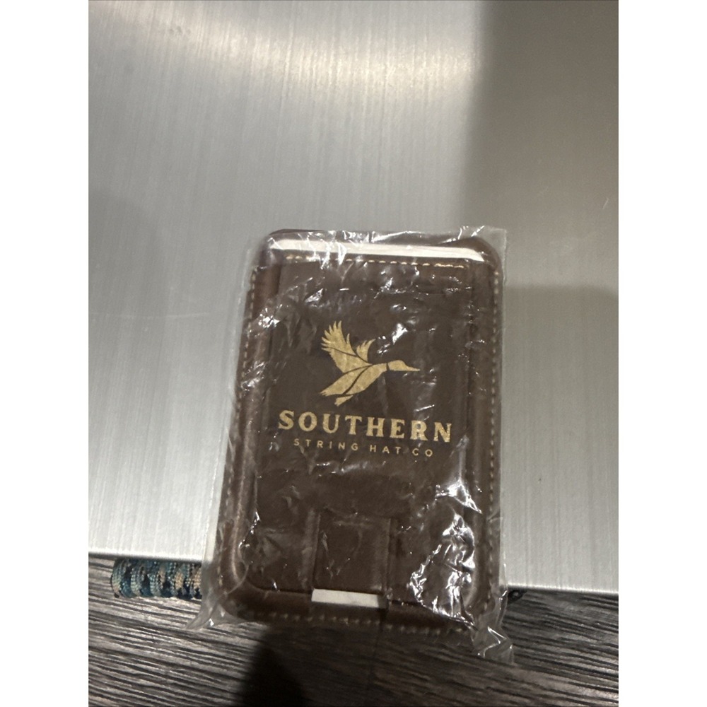 Southern Strings Hat Company Wallet Magnetizes To Phone, May Box